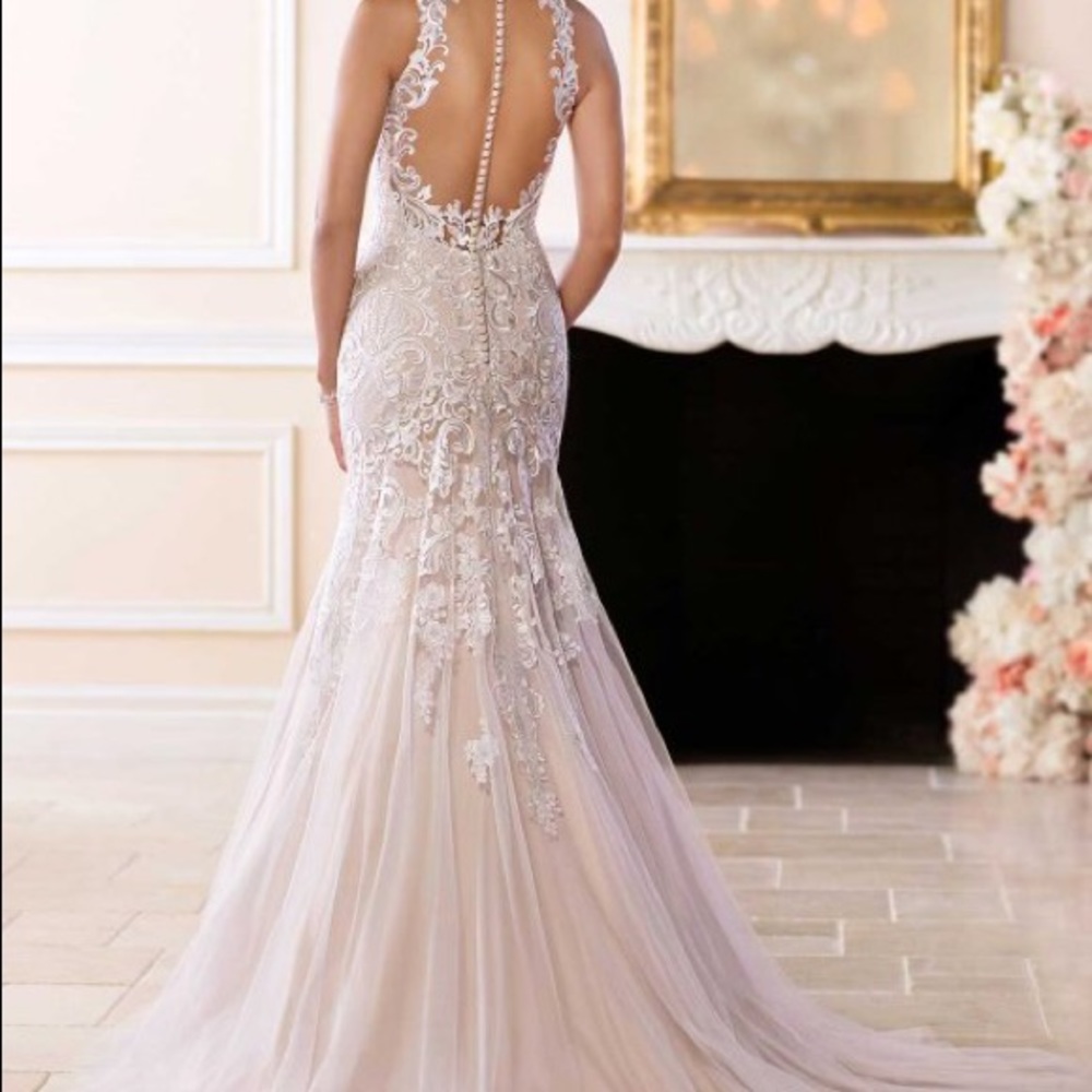 Beautiful Stella York wedding gown, never worn